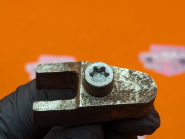 Кронштейн крепления форсунок MERCEDES-BENZ Sprinter W901-905 (1995 - 2006) &mdash; Разборка Мерседес