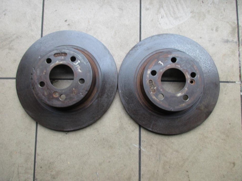 Диски тормозные зад MERCEDES-BENZ C-класс W204/S204 (2006 - 2011) фото 1 — Разборка Мерседес
