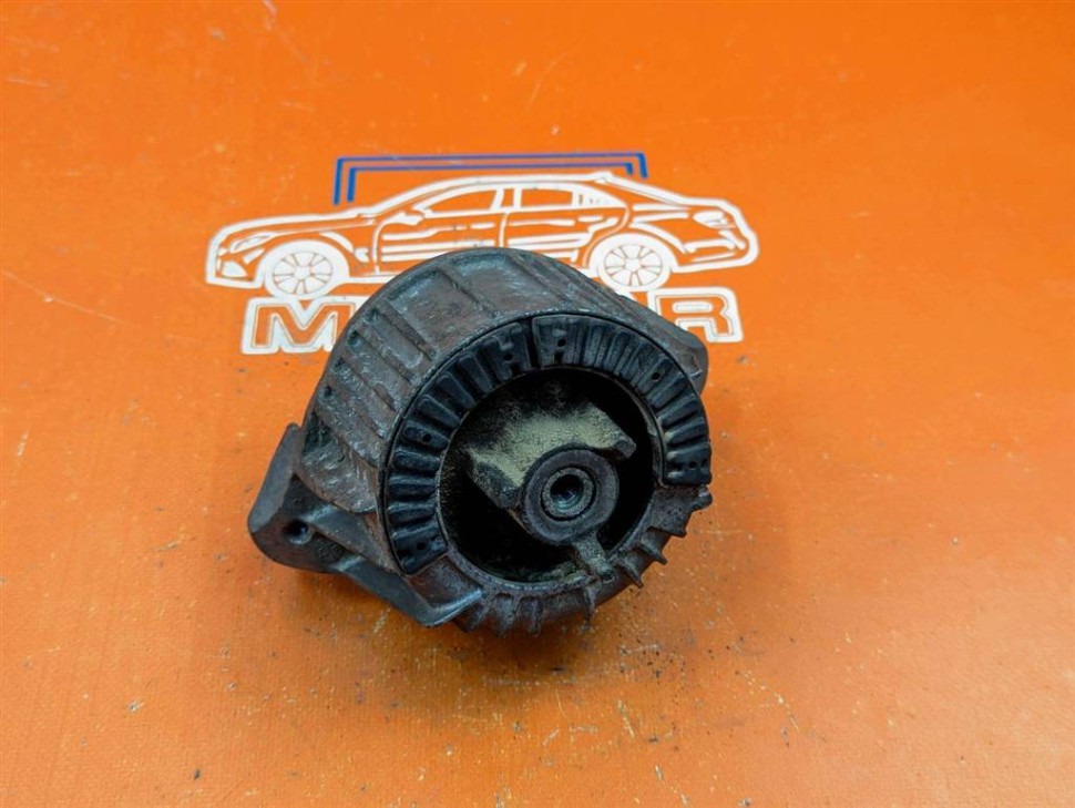 Опора двигателя MERCEDES-BENZ C-класс W204/S204 (2006 - 2011) фото 1 — Разборка Мерседес