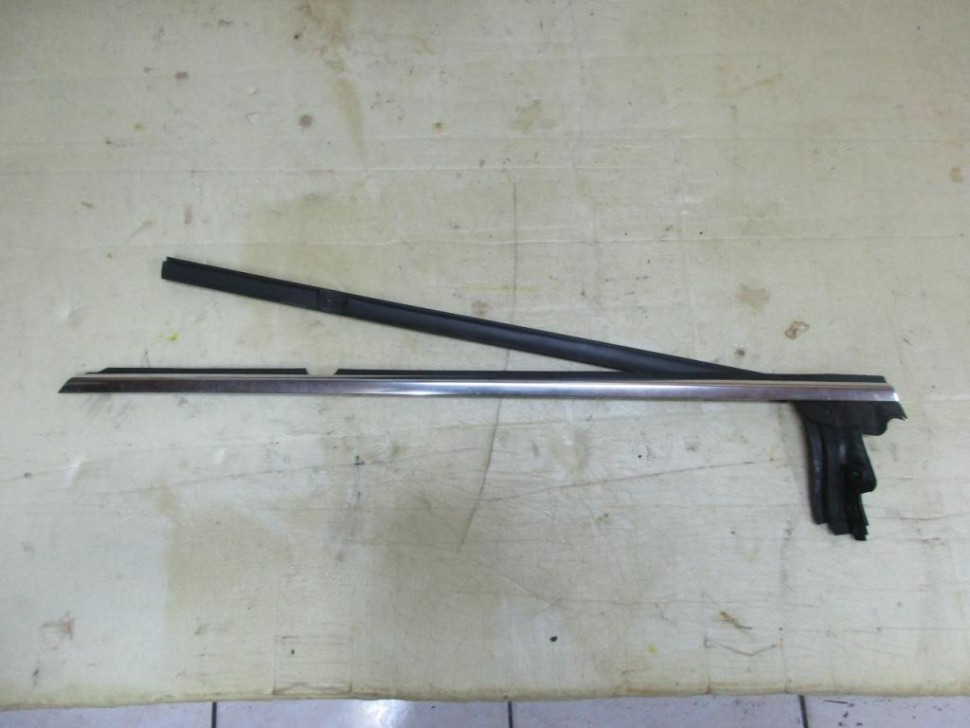 Молдинг стекла двери MERCEDES-BENZ CLS-класс C219 (2004 - 2008) фото 1 — Разборка Мерседес