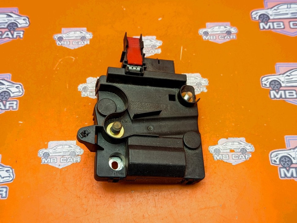 Блок предохранителей MERCEDES-BENZ S-класс W220 (1998 - 2005) фото 1 — Разборка Мерседес