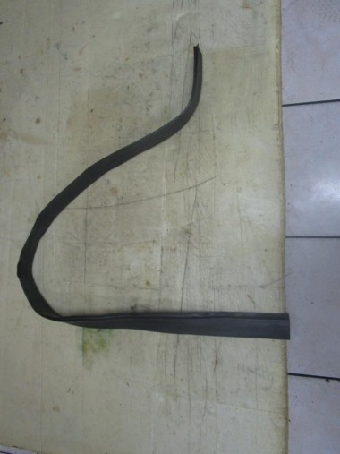 Уплотнитель капота MERCEDES-BENZ CLS-класс C218/X218 рестайлинг (2014 - 2017) — Разборка Мерседес