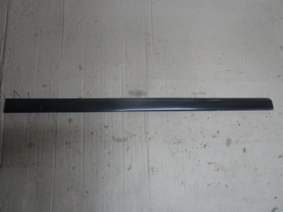 Молдинг двери MERCEDES-BENZ C-класс W202/S202 (1993 - 1997) фото 1 — Разборка Мерседес