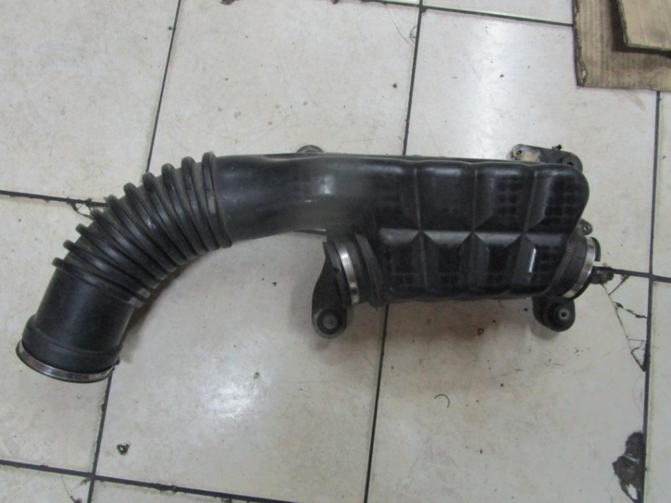 Патрубок воздушный MERCEDES-BENZ M-класс W163 (1997 - 2001) фото 1 — Разборка Мерседес