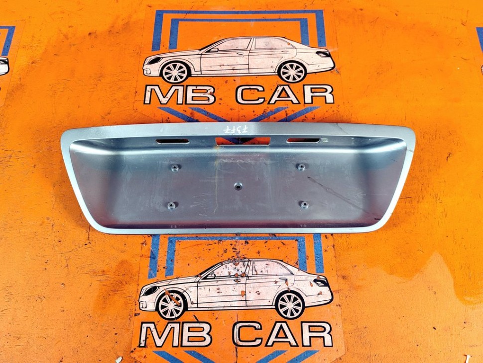Накладка крышки багажника MERCEDES-BENZ C-класс W203/S203/CL203 рестайлинг (2004 - 2008) C 220 CDI 2.2 AT (150 л.с.) фото 1 &mdash; Разборка Мерседес