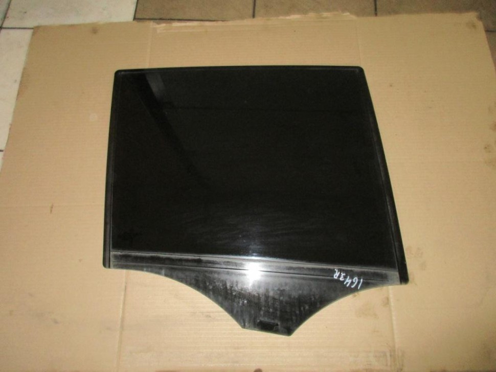 Стекло заднее правое MERCEDES-BENZ M-класс W164 (2005 - 2008) фото 1 — Разборка Мерседес