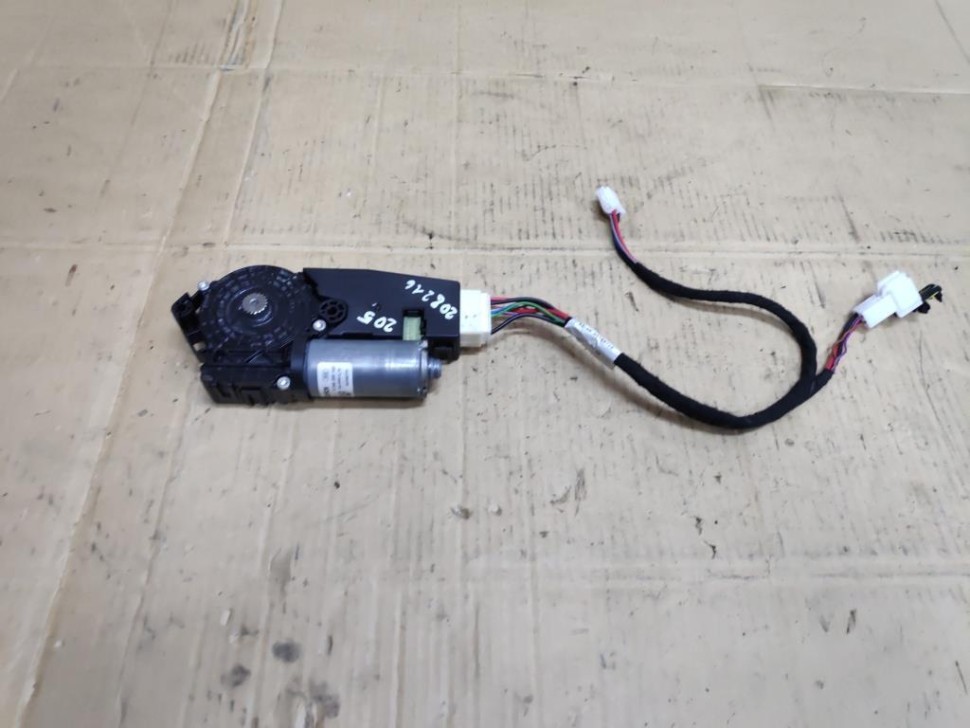 Моторчик люка MERCEDES-BENZ C-класс W205/S205/C205/A205 (2014 - 2018) фото 1 — Разборка Мерседес