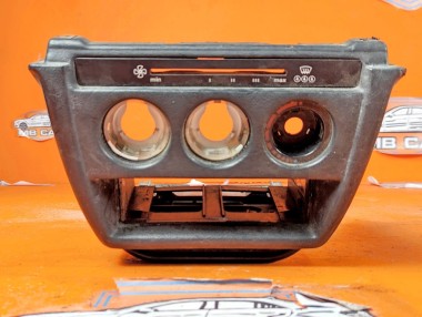 Накладка консоли (борода) MERCEDES-BENZ 190 (W201) W201 (1982 - 1993) &mdash; Разборка Мерседес