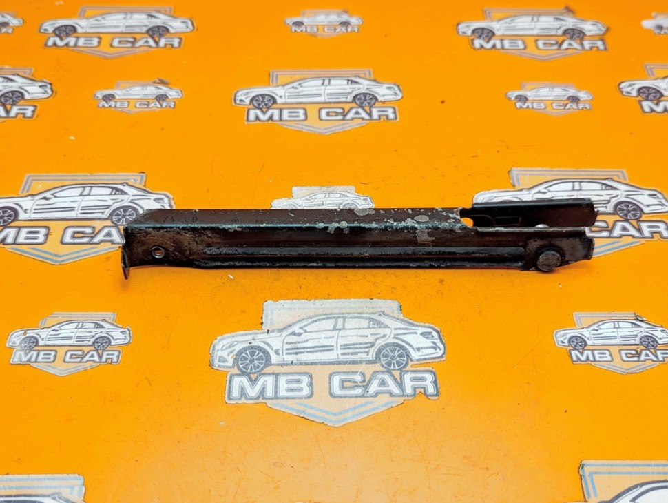Кронштейн крепления бампера MERCEDES-BENZ C-класс W203/S203/CL203 рестайлинг (2004 - 2008) фото 1 — Разборка Мерседес