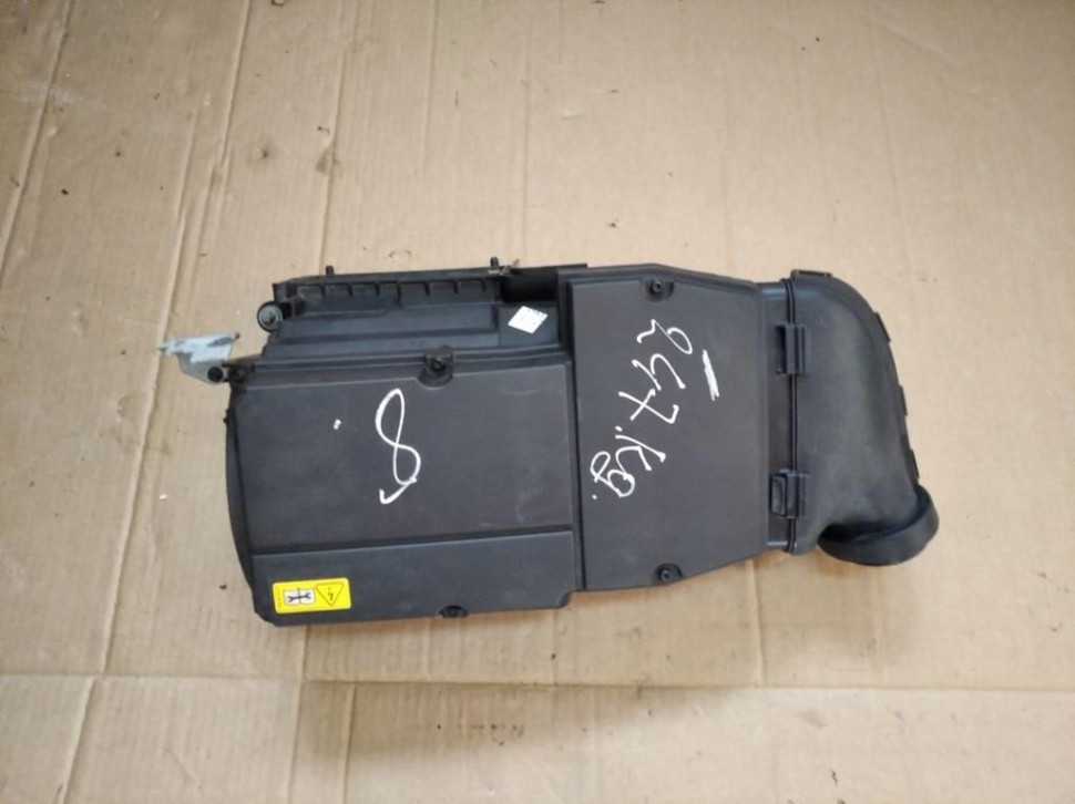 Корпус воздушного фильтра MERCEDES-BENZ C-класс W204/S204 (2006 - 2011) фото 1 — Разборка Мерседес