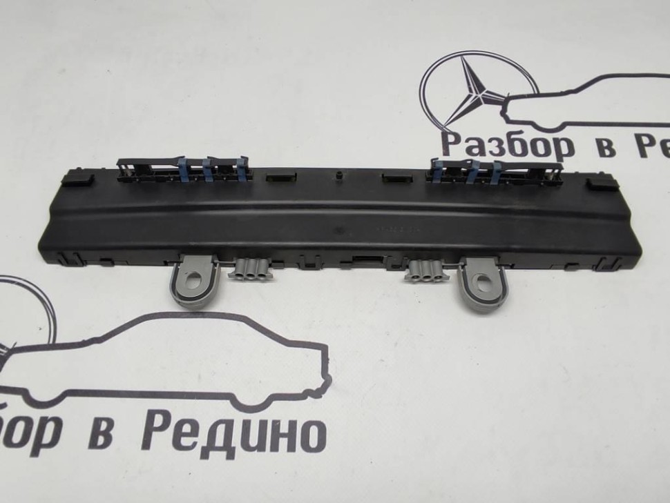 Усилитель антенны MERCEDES-BENZ S-класс W221 (2005 - 2009) фото 1 — Разборка Мерседес