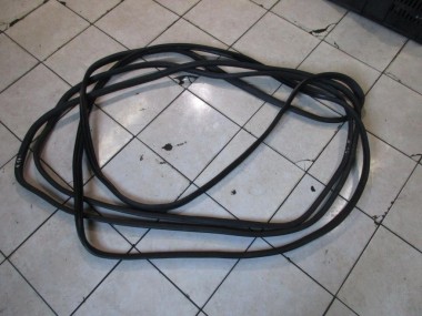 Уплотнитель дверного проема ( на кузове ) MERCEDES-BENZ M-класс W166 (2011 - 2015) — Разборка Мерседес