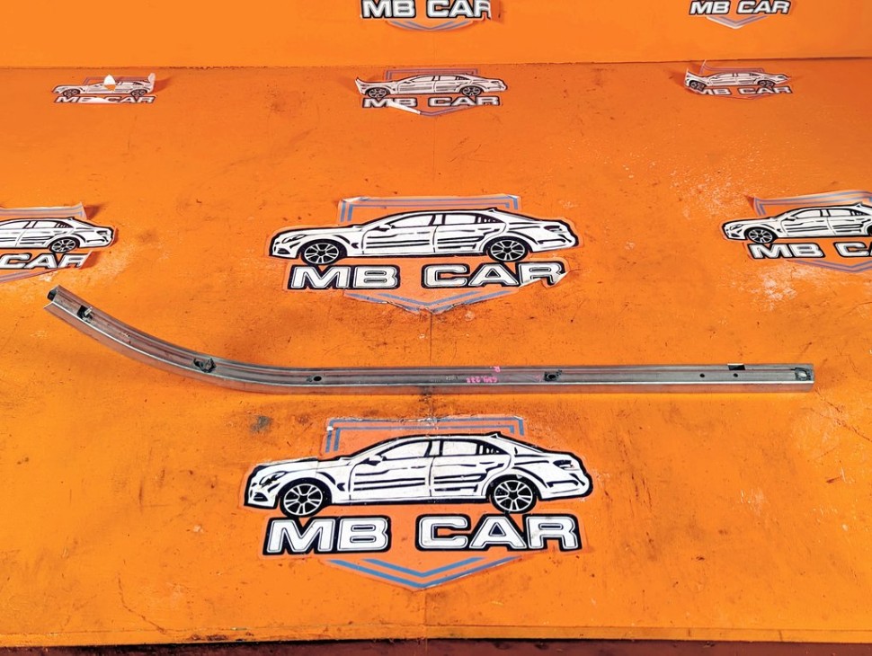 Шина скольжения сдвижной двери MERCEDES-BENZ V-класс W639 (2003 - 2014) фото 1 &mdash; Разборка Мерседес