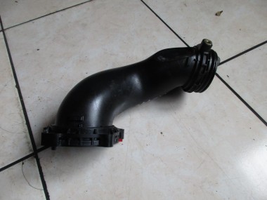 Патрубок впускного коллектора MERCEDES-BENZ GLC-класс X253 (2015 - 2019) — Разборка Мерседес