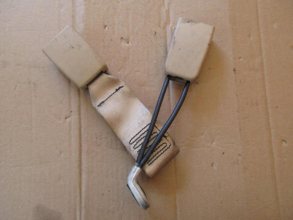 Замок ремня безопасности MERCEDES-BENZ S-класс W220 рестайлинг (2002 - 2005) фото 1 — Разборка Мерседес