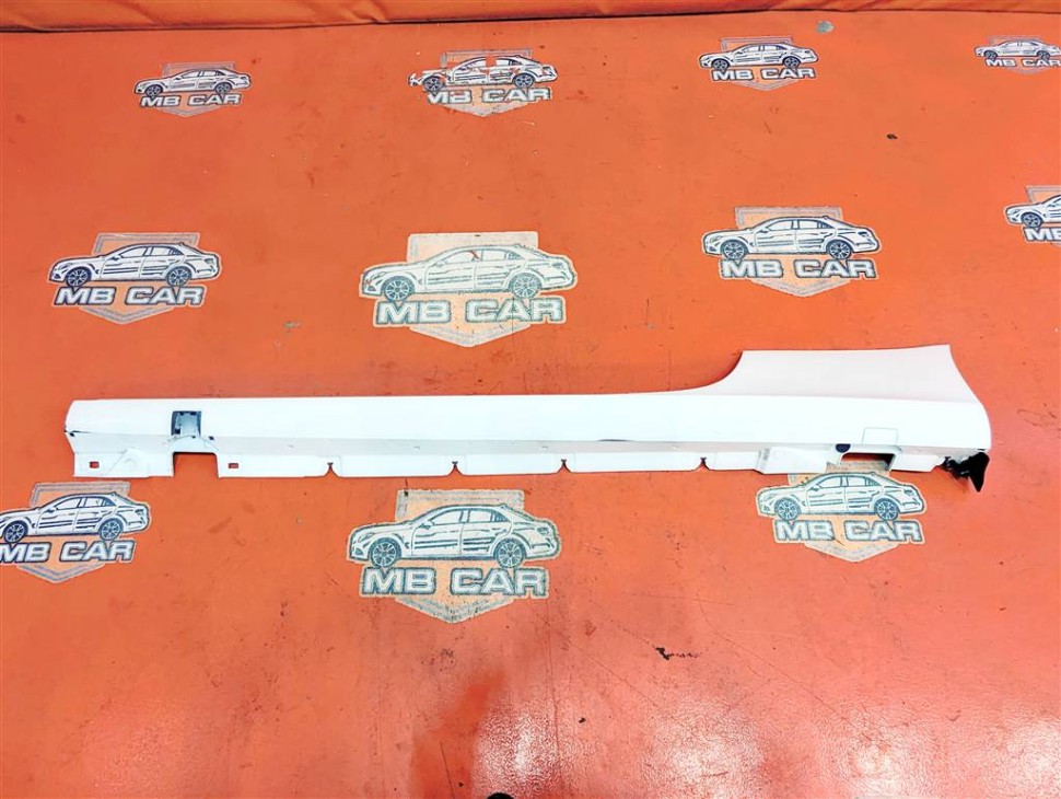 Порог пластиковый левый MERCEDES-BENZ E-класс W213/S213/C238/A238 (2016 - 2021) фото 1 — Разборка Мерседес