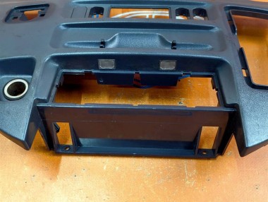 Накладка торпеды MERCEDES-BENZ Sprinter W901-905 (1995 - 2006) — Разборка Мерседес