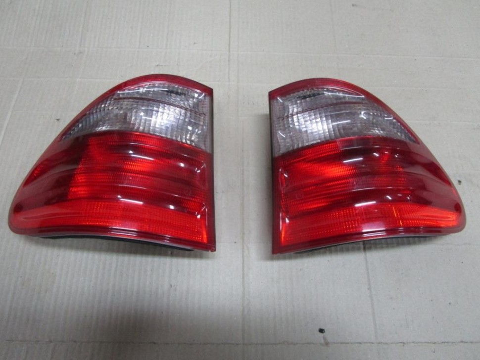 Фонарь задний правый MERCEDES-BENZ E-класс W210/S210 рестайлинг (1999 - 2003) фото 1 — Разборка Мерседес