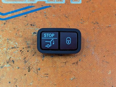 Кнопка закрытия багажника MERCEDES-BENZ GLE-класс W166 (2015 - 2018) — Разборка Мерседес