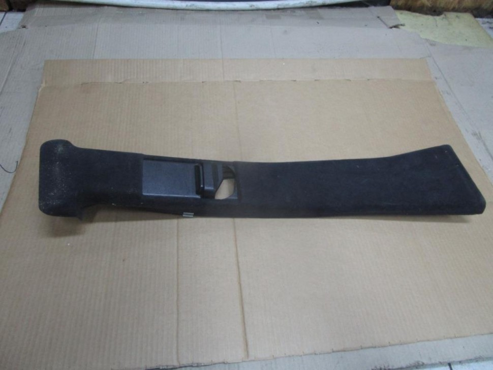 Накладка средней стойки MERCEDES-BENZ C-класс W202/S202 (1993 - 1997) фото 1 — Разборка Мерседес