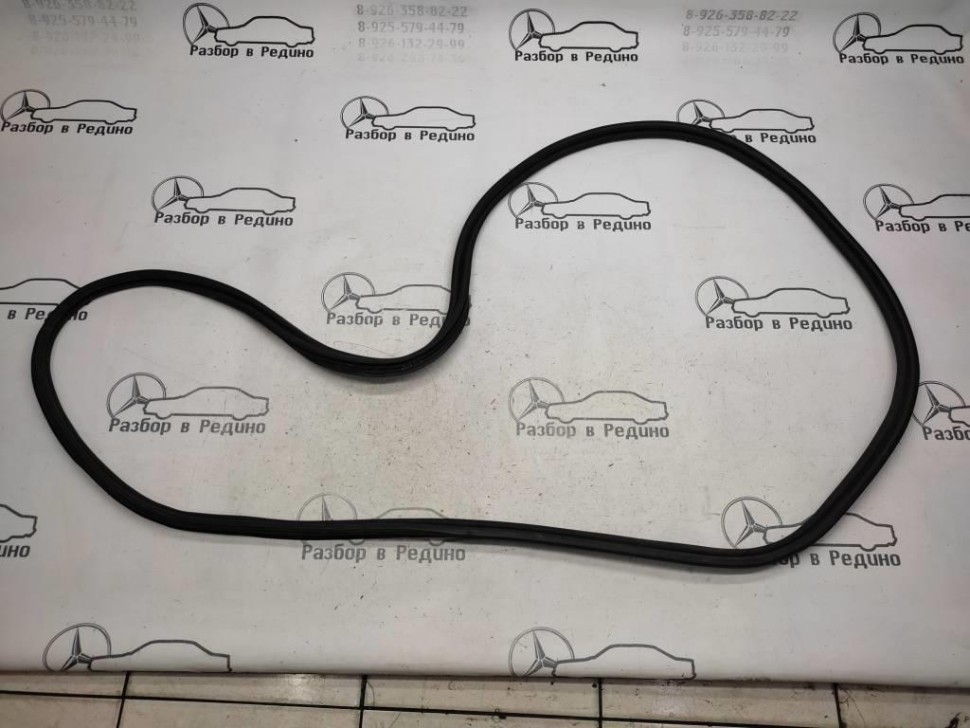 Уплотнитель крышки багажника MERCEDES-BENZ R-класс W251 (2005 - 2007) фото 1 &mdash; Разборка Мерседес