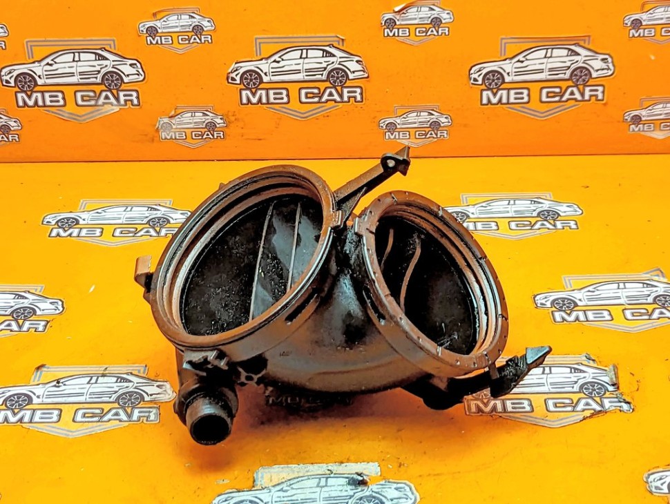 Патрубок воздушный MERCEDES-BENZ E-класс W212/S212/C207/A207 (2009 - 2013) E 350 3.5 7G-Tronic (306 л.с.) фото 1 &mdash; Разборка Мерседес