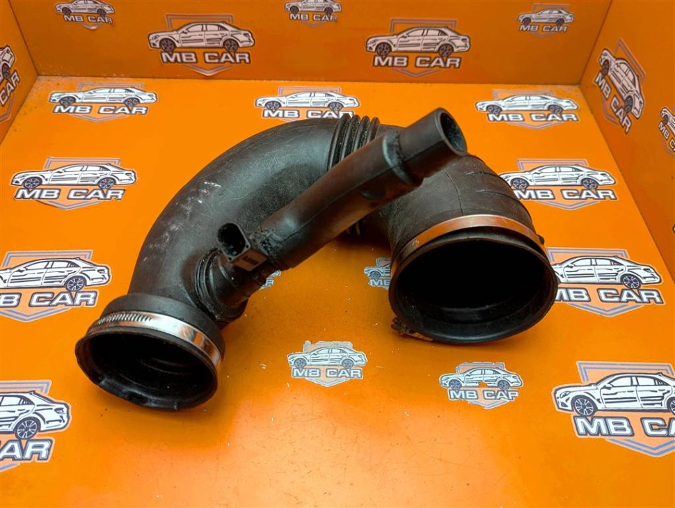 Патрубок воздушный MERCEDES-BENZ E-класс W211/S211 (2002 - 2006) фото 1 — Разборка Мерседес