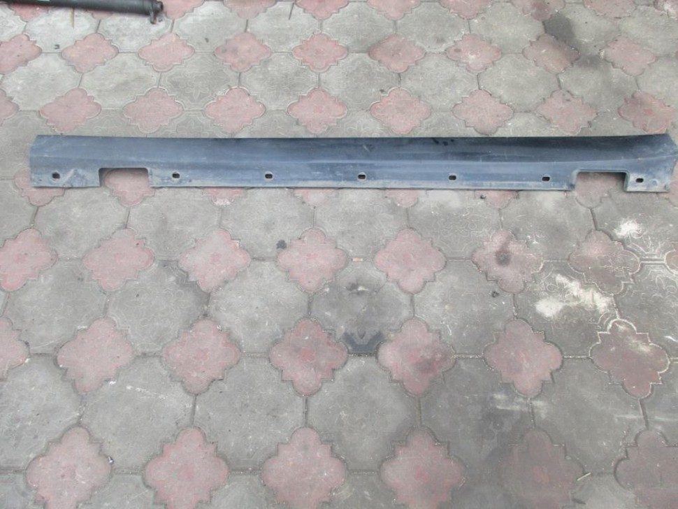 Порог пластиковый левый MERCEDES-BENZ E-класс W212/S212/C207/A207 (2009 - 2013) фото 1 — Разборка Мерседес