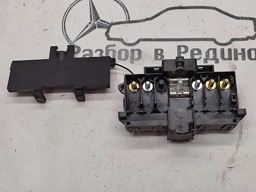 Блок предохранителей MERCEDES-BENZ CLK-класс C209/W209 рестайлинг (2005 - 2010) фото 1 — Разборка Мерседес