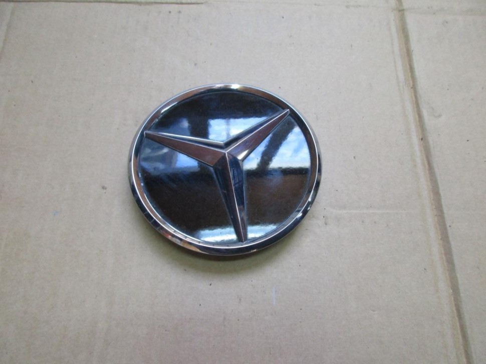 Эмблема крышки багажника MERCEDES-BENZ S-класс W222/C217/A217 (2013 - 2017) фото 1 — Разборка Мерседес