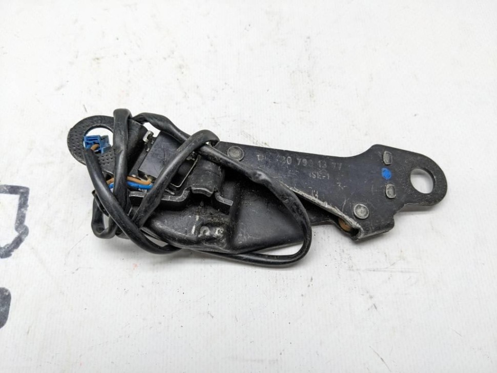 Замок складной крыши MERCEDES-BENZ SLK-класс R171 (2004 - 2008) фото 1 — Разборка Мерседес