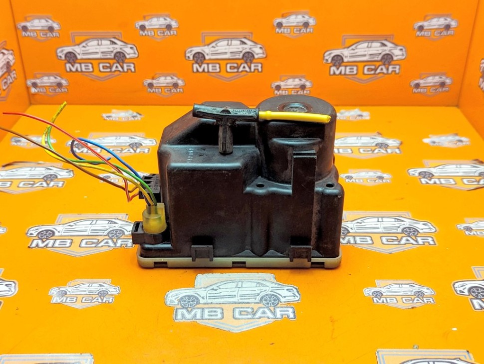 Компрессор центрального замка MERCEDES-BENZ E-класс W124/S124/C124/A124 (1984 - 1997) фото 1 — Разборка Мерседес