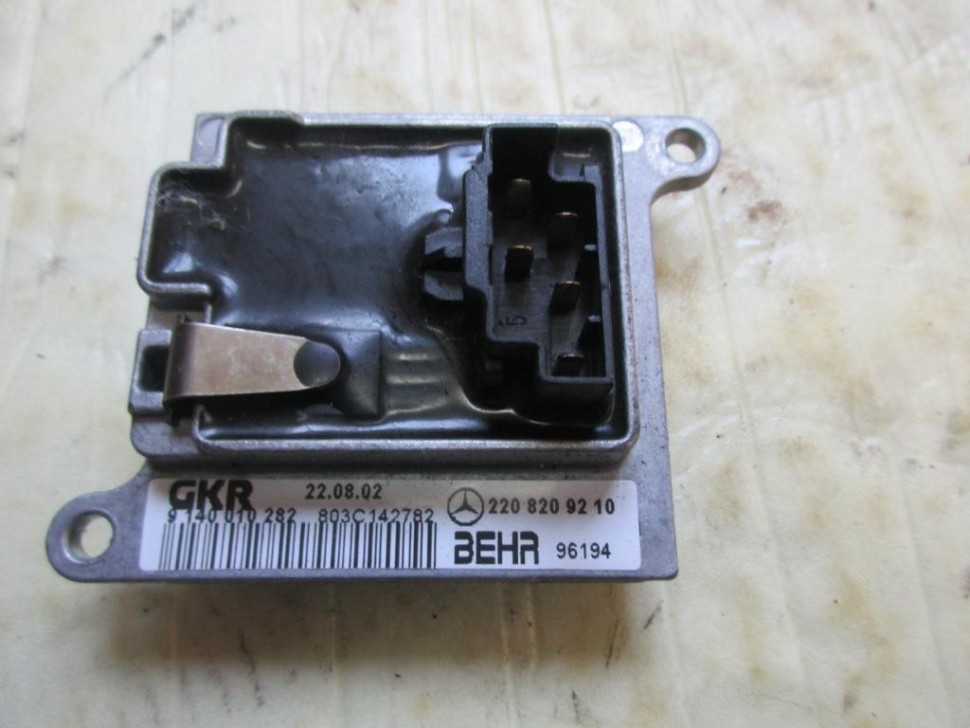 Реле моторчика печки MERCEDES-BENZ M-класс W163 рестайлинг (2001 - 2005) фото 1 — Разборка Мерседес