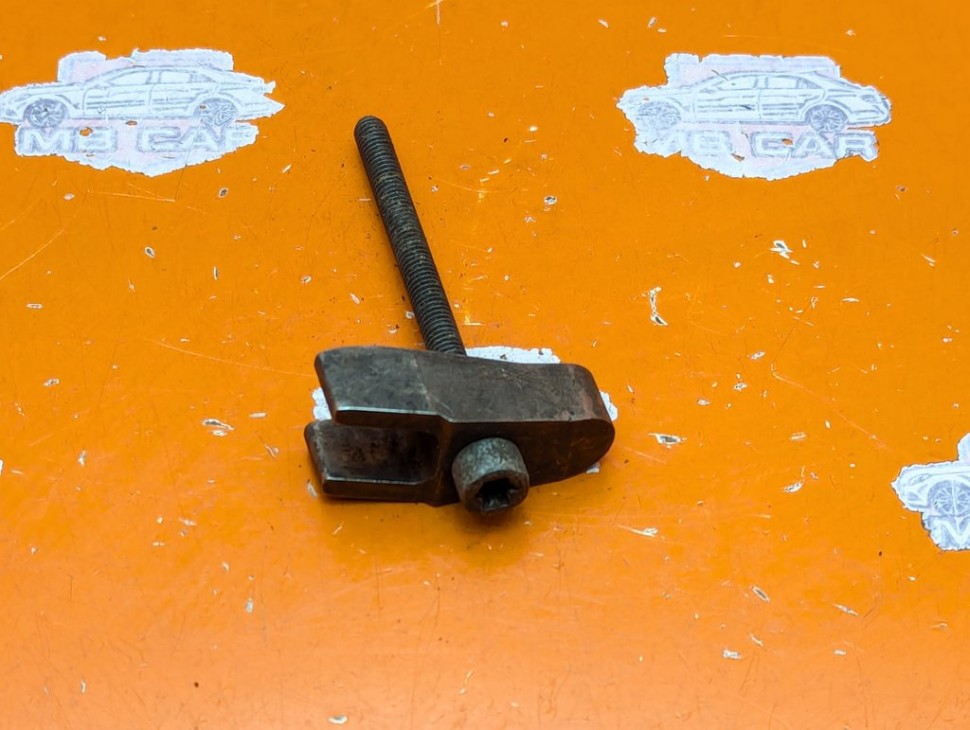 Кронштейн крепления форсунок MERCEDES-BENZ Sprinter W901-905 (1995 - 2006) фото 1 &mdash; Разборка Мерседес