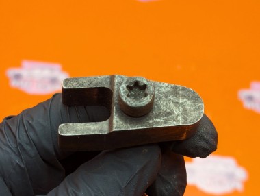 Кронштейн крепления форсунок MERCEDES-BENZ Sprinter W901-905 (1995 - 2006) &mdash; Разборка Мерседес