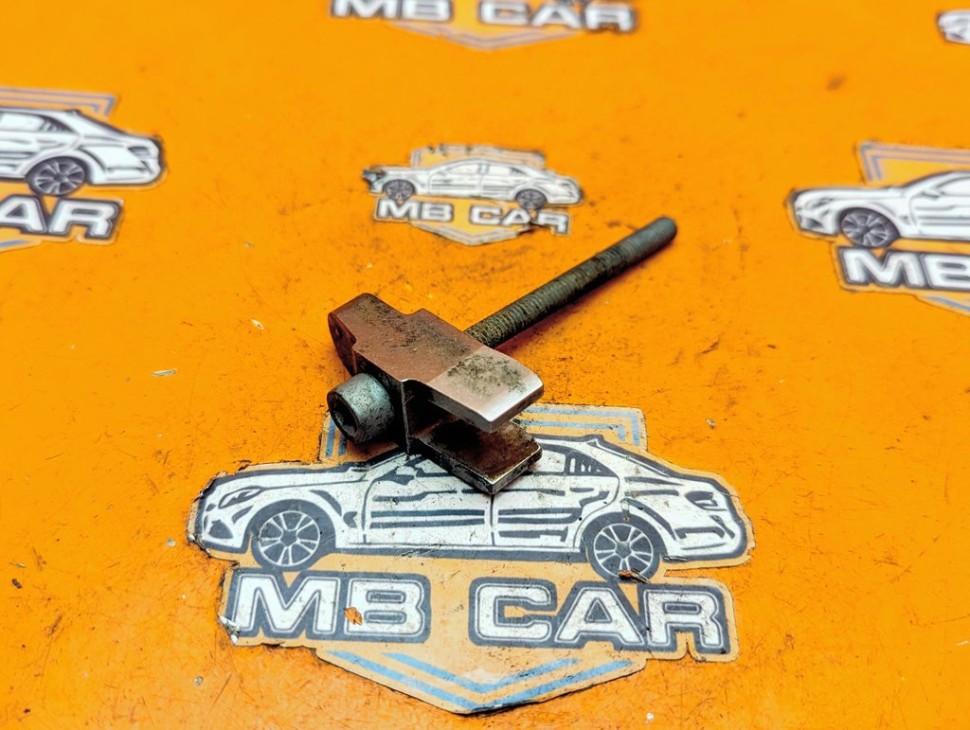 Кронштейн крепления форсунок MERCEDES-BENZ E-класс W210/S210 рестайлинг (1999 - 2003) фото 1 &mdash; Разборка Мерседес