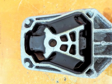 Опора двигателя задняя MERCEDES-BENZ A-класс W176 рестайлинг (2015 - 2018) — Разборка Мерседес