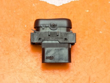 Кнопка обогрева сидений MERCEDES-BENZ M-класс W163 (1997 - 2001) &mdash; Разборка Мерседес