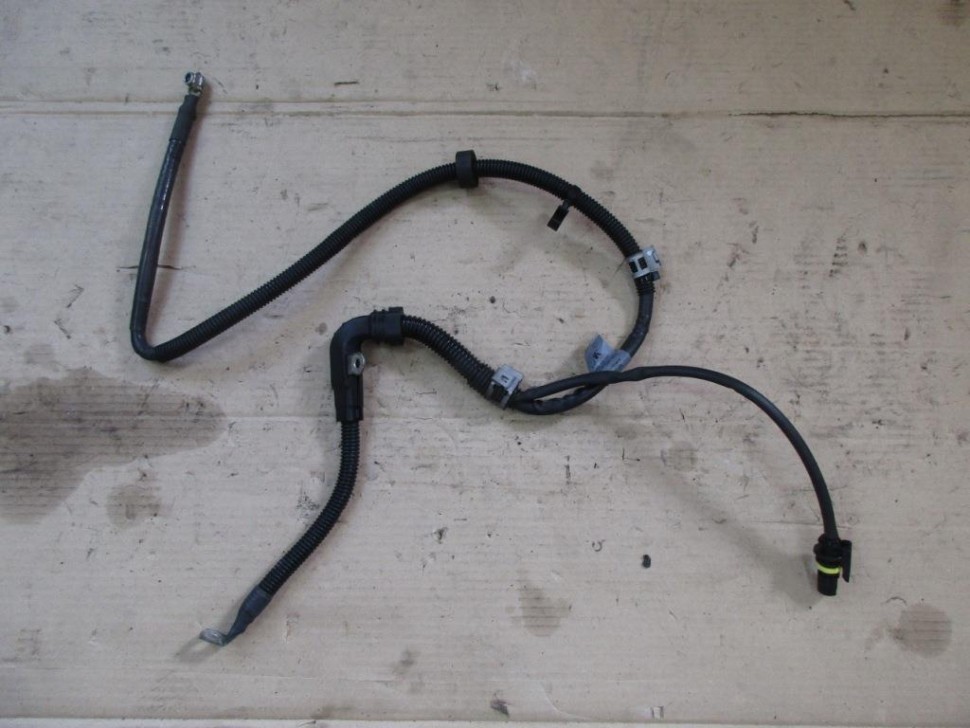 Провод генератора MERCEDES-BENZ CLS-класс C218/X218 (2010 - 2014) фото 1 — Разборка Мерседес