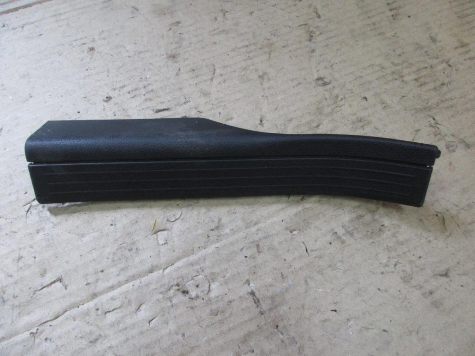 Накладка порога внутренняя MERCEDES-BENZ C-класс W204/S204 (2006 - 2011) фото 1 — Разборка Мерседес