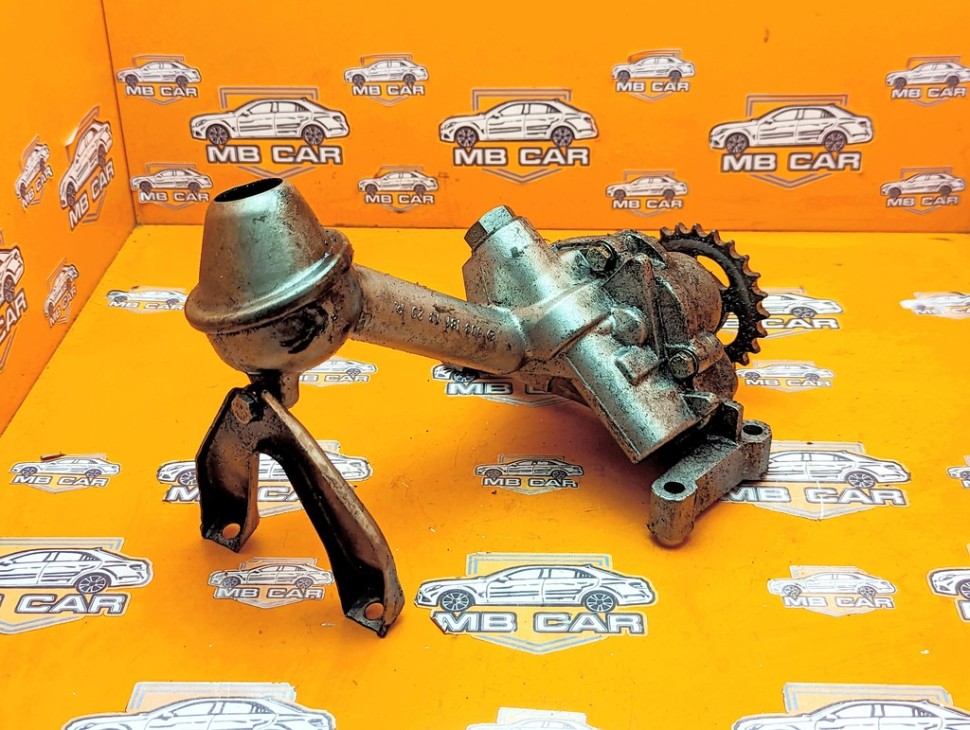 Насос масляный MERCEDES-BENZ 190 (W201) W201 (1982 - 1993) фото 1 — Разборка Мерседес