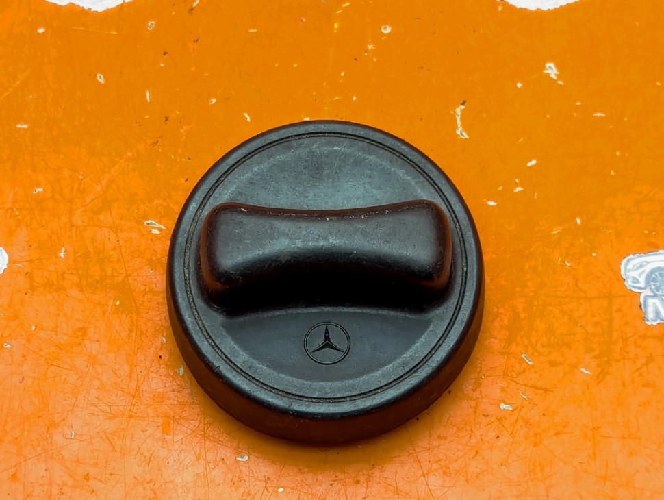 Крышка топливного бака MERCEDES-BENZ E-класс W124/S124/C124/A124 (1984 - 1997) фото 1 — Разборка Мерседес