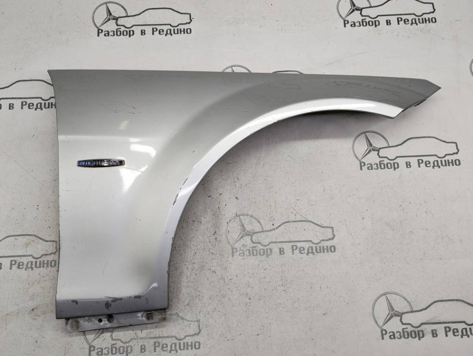 Крыло переднее правое MERCEDES-BENZ C-класс W204/S204 (2006 - 2011) фото 1 — Разборка Мерседес