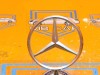 Эмблема капота MERCEDES-BENZ E-класс W124/S124/C124/A124 (1984 - 1997) E 300 CDI 3.0 AT (136 л.с.) фото 2 &mdash; Разборка Мерседес
