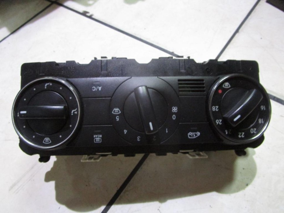 Панель управления климатом MERCEDES-BENZ A-class w169 фото 1 — Разборка Мерседес