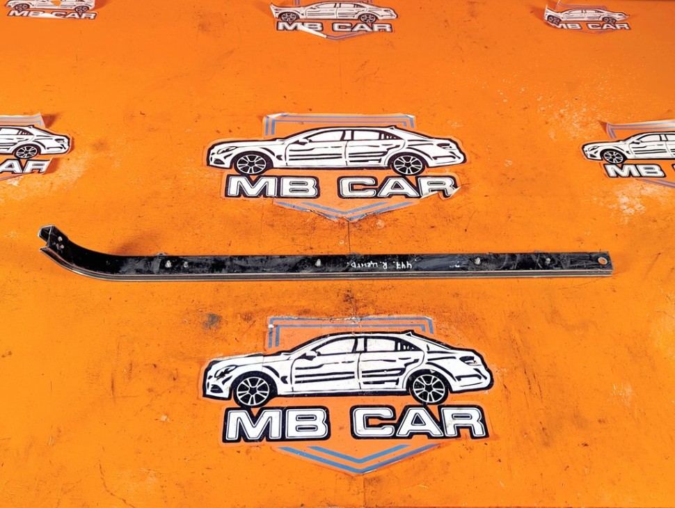 Шина скольжения сдвижной двери MERCEDES-BENZ V-класс W447 (2014 - 2025) фото 1 &mdash; Разборка Мерседес