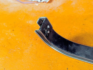 Шина скольжения сдвижной двери MERCEDES-BENZ V-класс W447 (2014 - 2025) &mdash; Разборка Мерседес