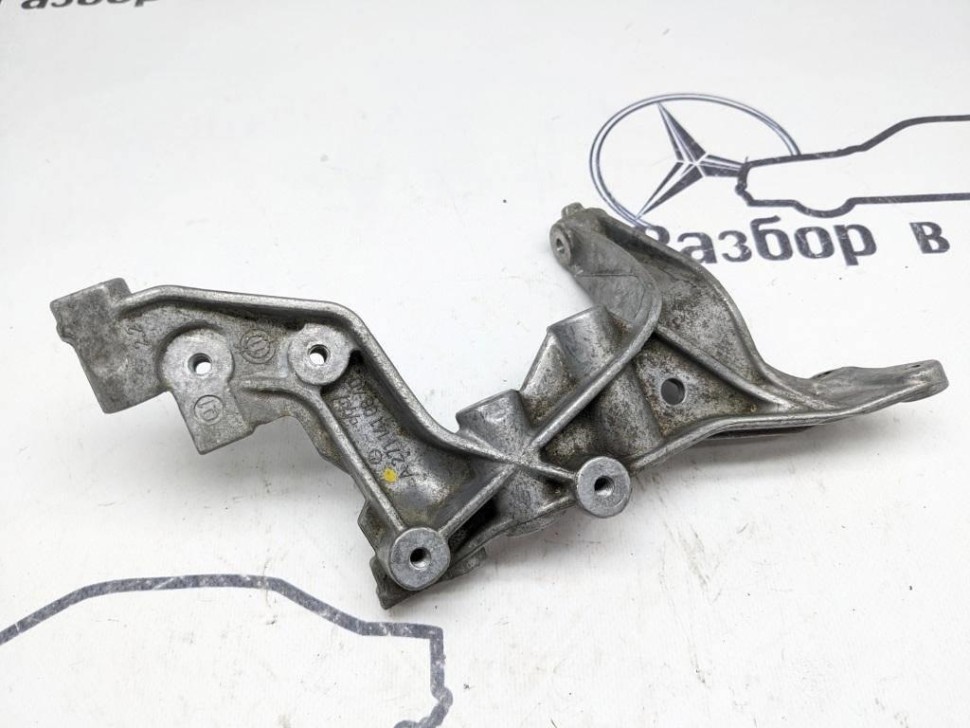 Кронштейн MERCEDES-BENZ C-класс W204/S204 (2006 - 2011) фото 1 — Разборка Мерседес