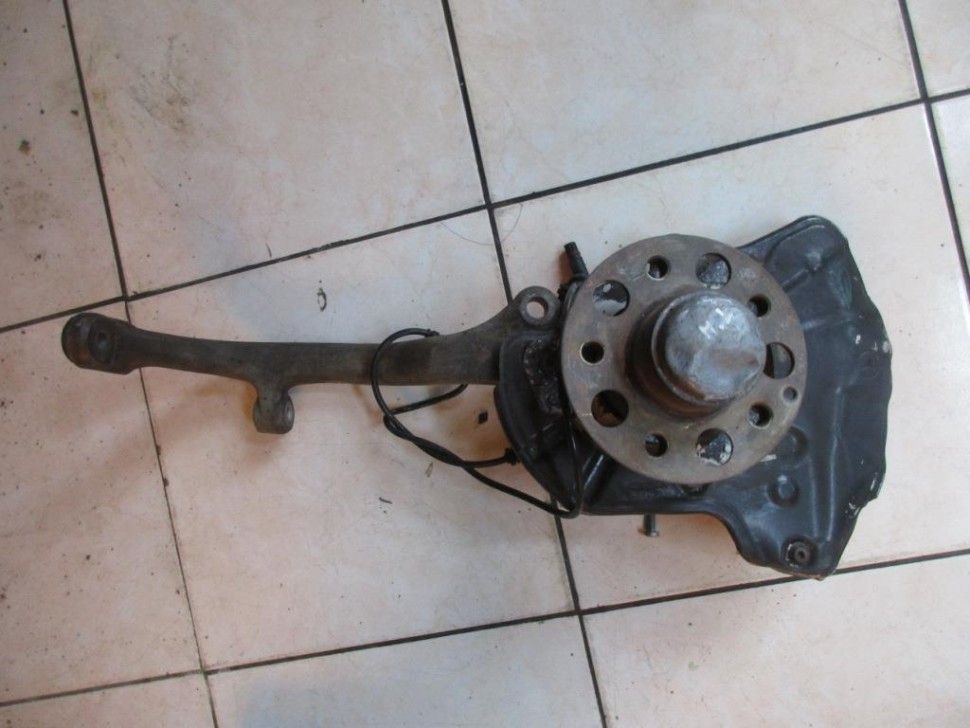 Кулак поворотный передний левый MERCEDES-BENZ S-класс W221 (2005 - 2009) фото 1 — Разборка Мерседес