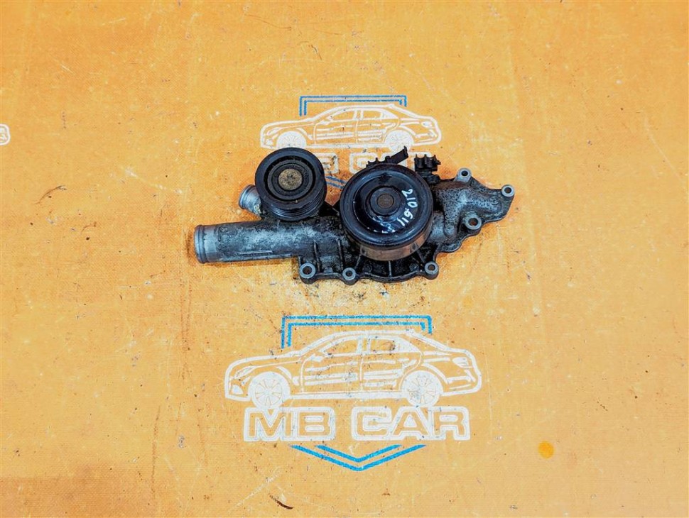 Помпа MERCEDES-BENZ E-класс W210/S210 (1995 - 1999) фото 1 — Разборка Мерседес